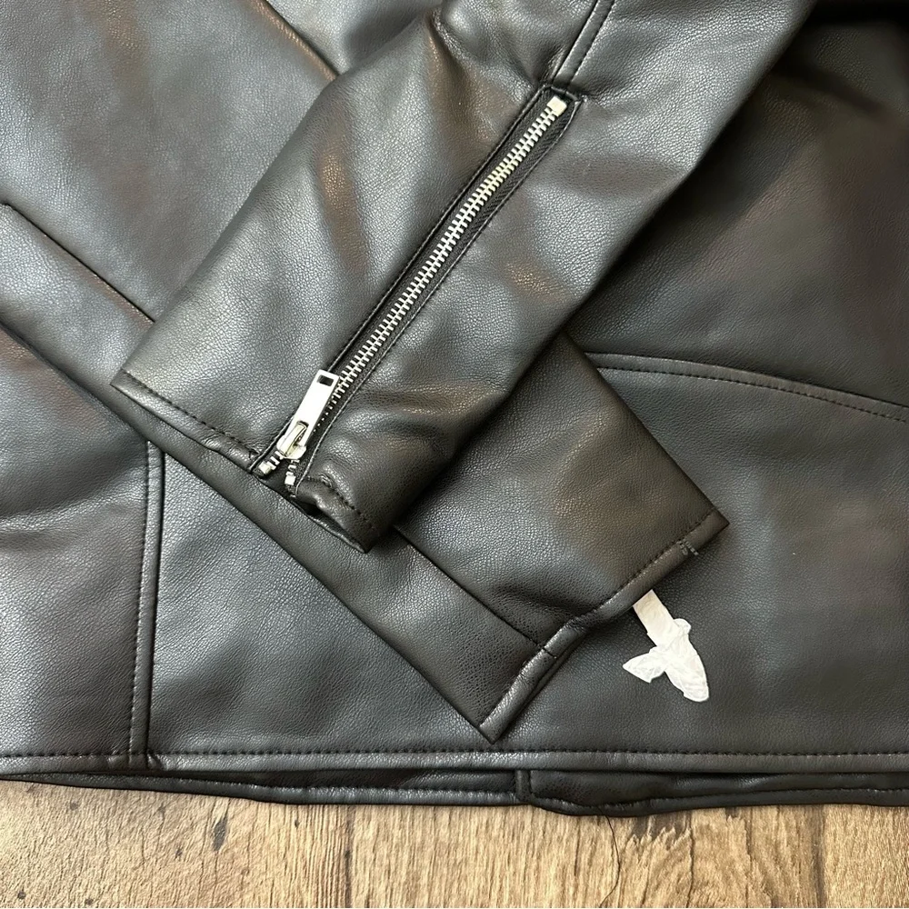 Forever 21 Faux Leather Moto Jacket Black with Silver Zippers Men’s Size S